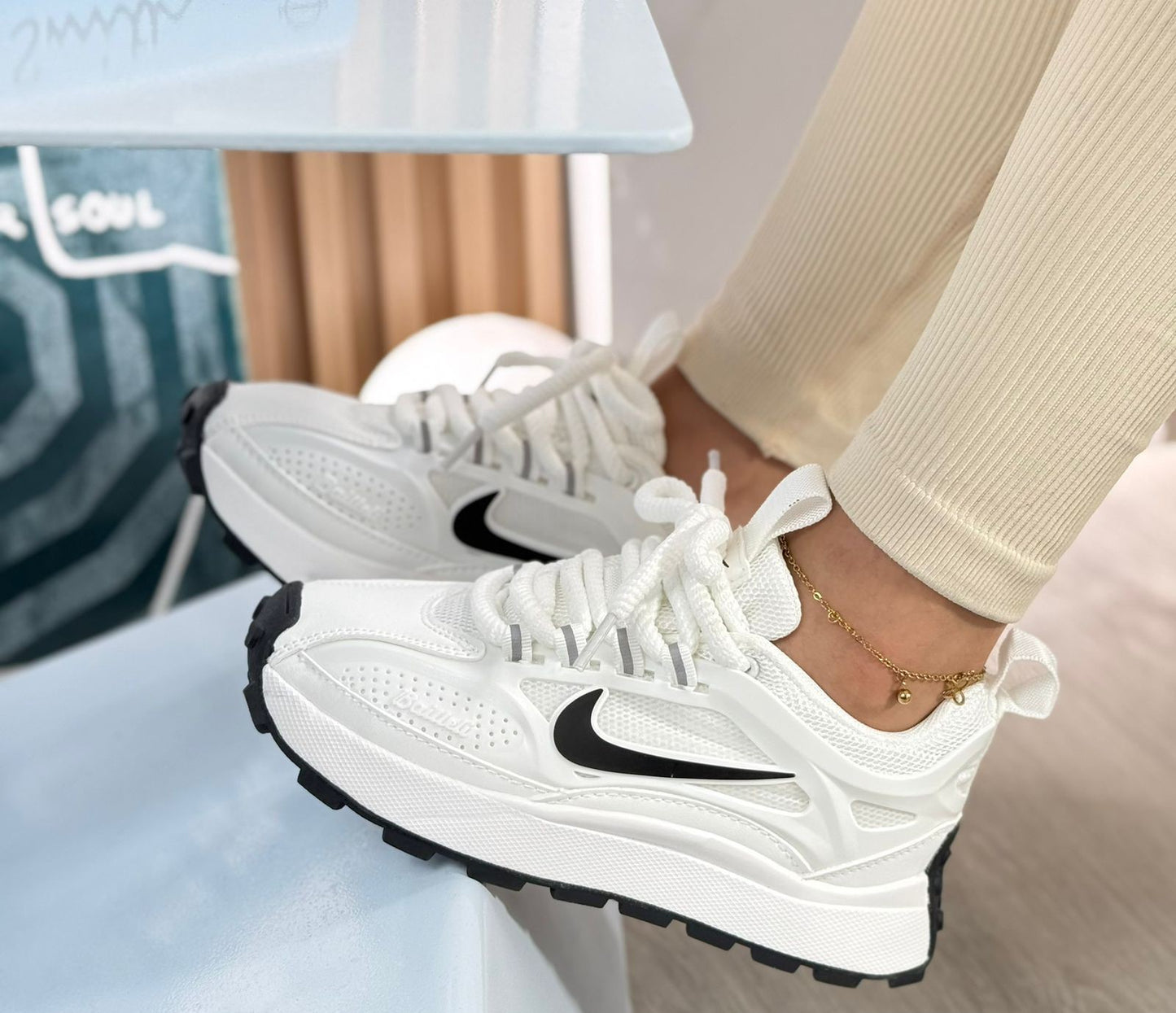BAILLELI WHITE
