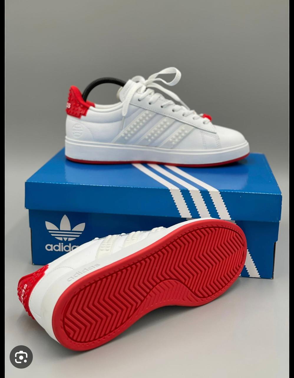 TENIS ADIDAS LEGO