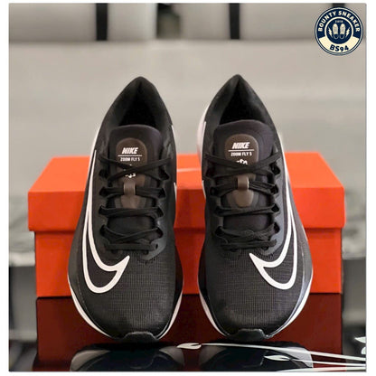ZOOM FLY 5