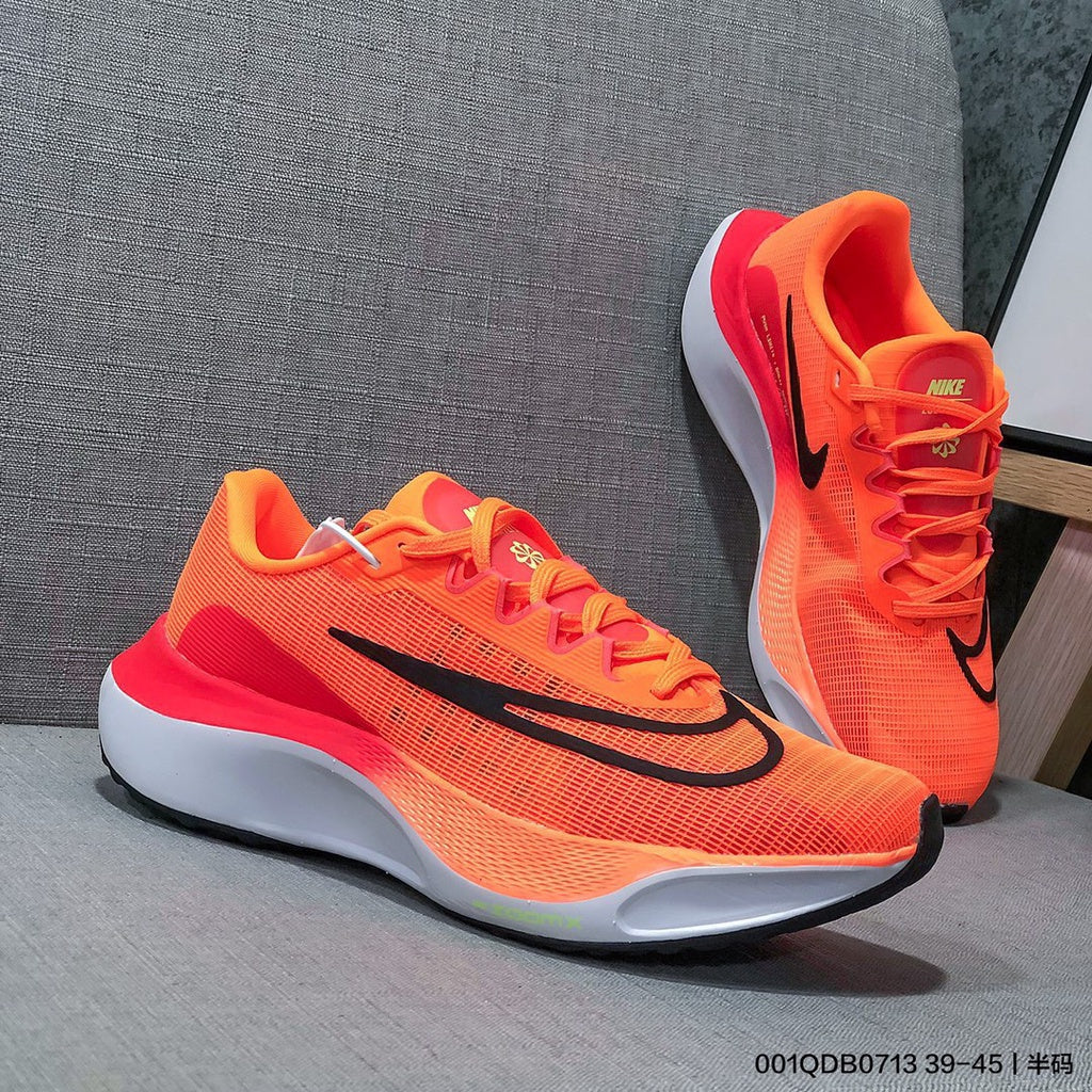 ZOOM FLY 5